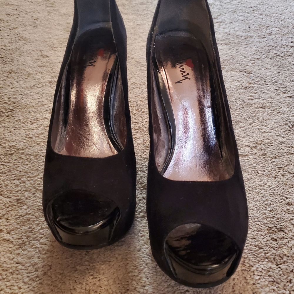 Lui Chiuy Black Suede Wedge Peep Toe